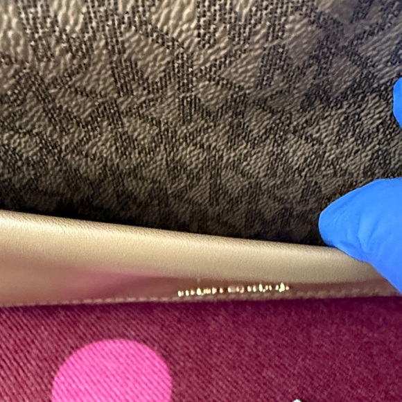 Michael Kors Maeve LG EW Pocket Crossbody MK Logo Husk Wide Strap NWT - Picture 11 of 11